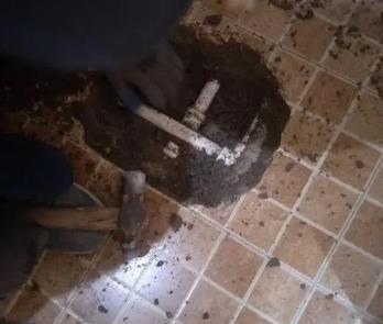 镇远卫生间漏水维修公司为您分享下卫生间渗水如何处理及注意事项